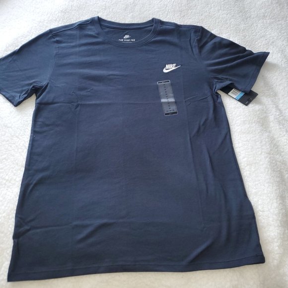 Nike Embroidered Shirt navy  Medium - Picture 2 of 7